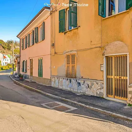 Poetry, Terre Marine Apartment Pitelli